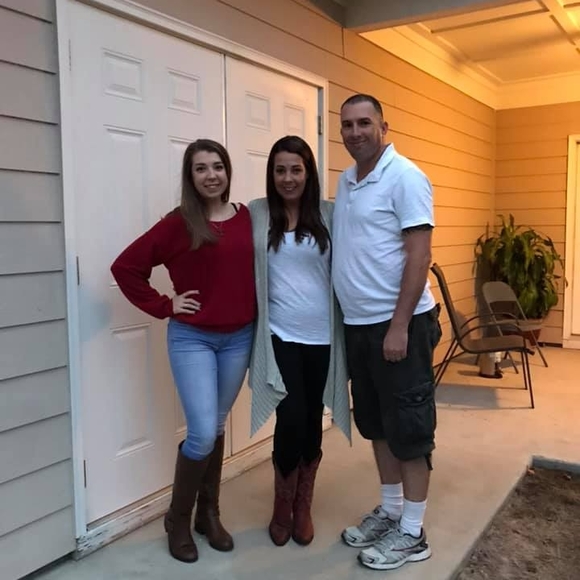 Meet your Posher, Bethany - Picture 1 of 1